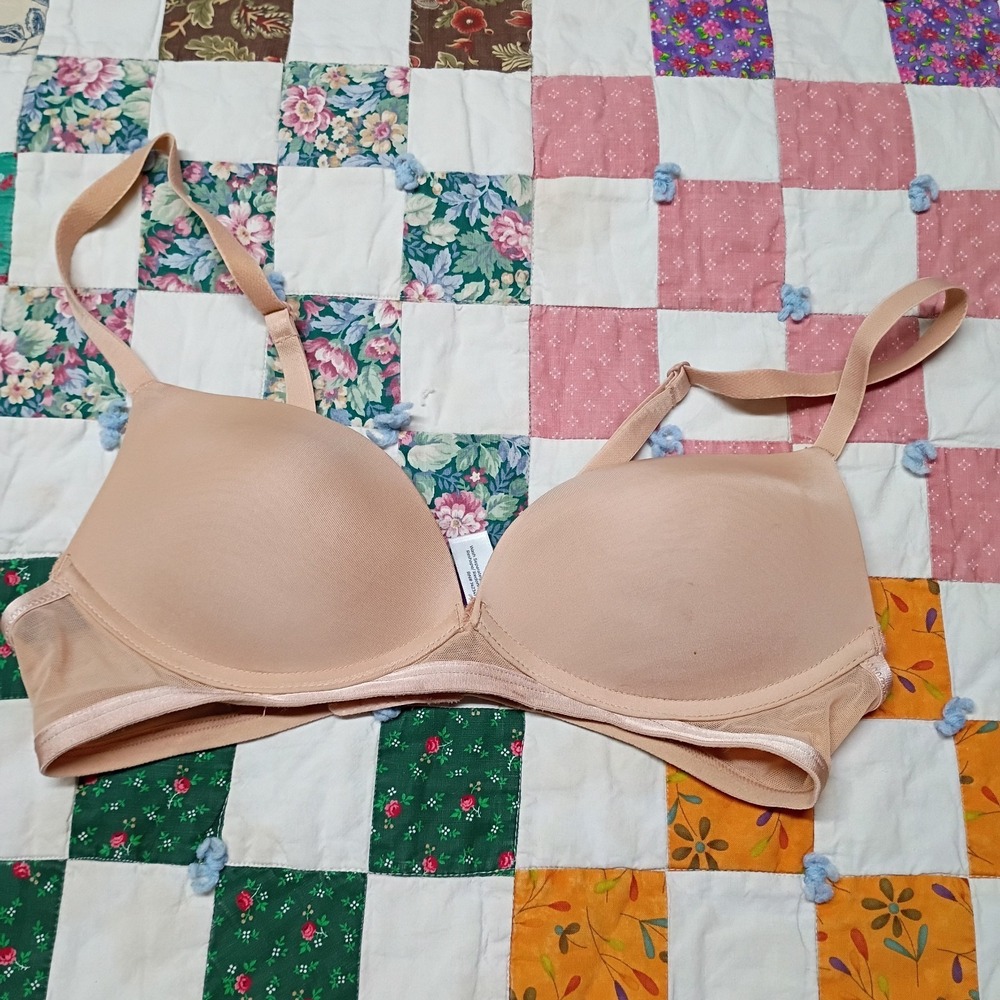 * Adore Me Wireless T Shirt Bra Size 34B Beige No Wire